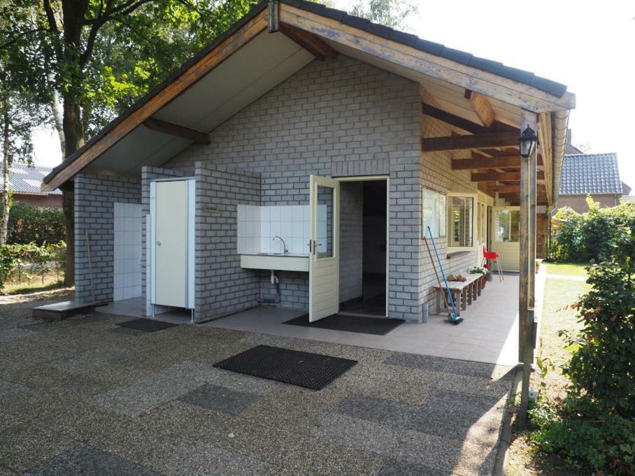Chalet - Camping 'T Dekske Wintelre 외부 사진