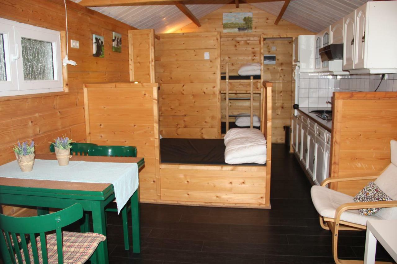 Chalet - Camping 'T Dekske Wintelre 외부 사진